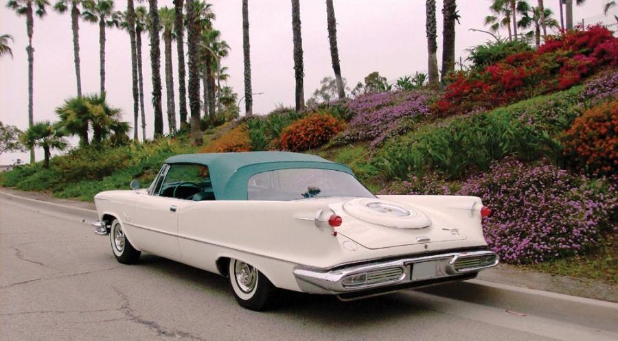  Chrysler Imperial Crown Convertible 1957 года  (фото 7 из 19)